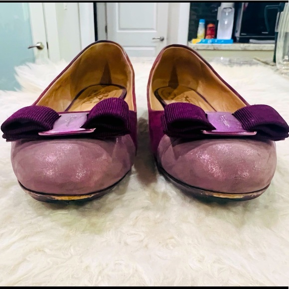 Authentic Salvatore Ferragamo Varina Flats - Picture 2 of 9